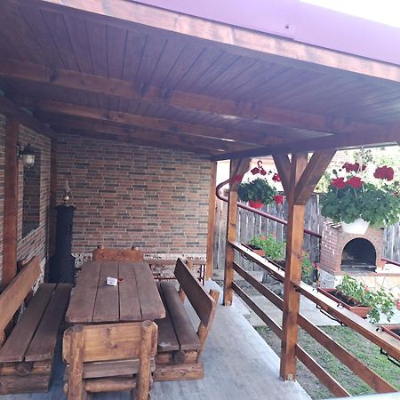 Casa Rustica Saceleana Săcele Exterior foto